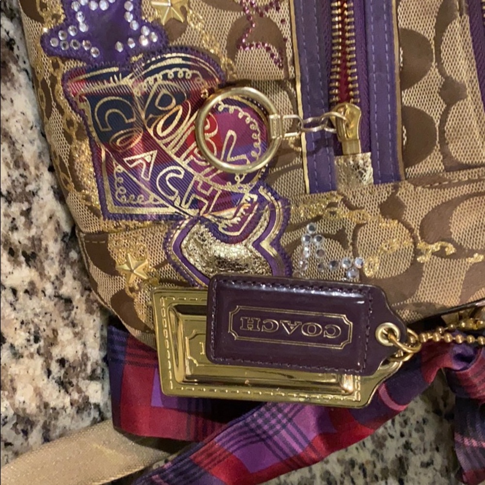 Coach - Picture 2 of 4